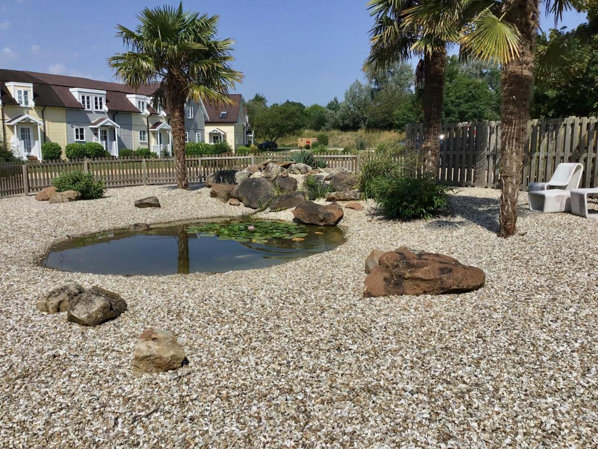 'That One' Our Cotswold Lakeside Lodge Cirencester Ngoại thất bức ảnh