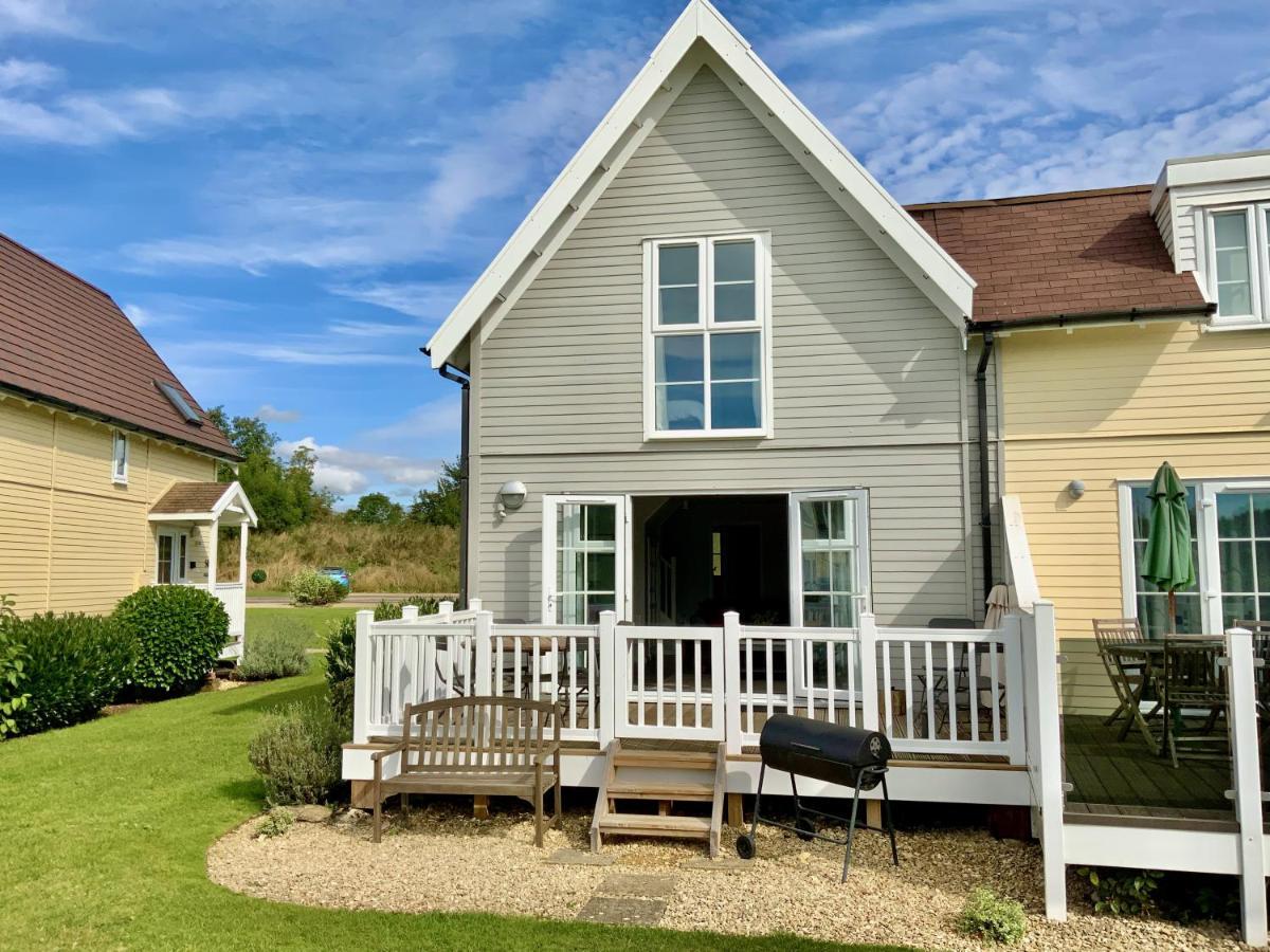 'That One' Our Cotswold Lakeside Lodge Cirencester Ngoại thất bức ảnh